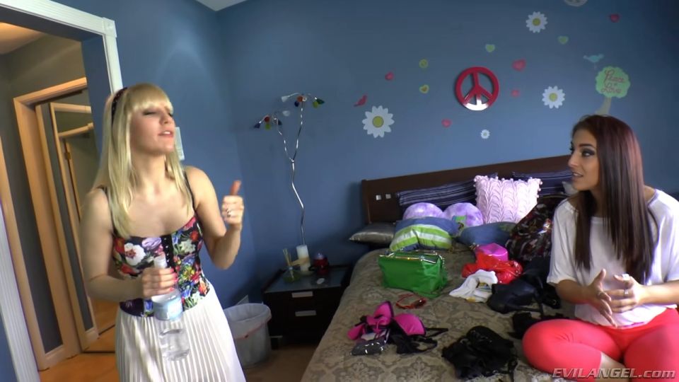 Ashley Fires Ashley Fires Ass Party 5 (2013) bts