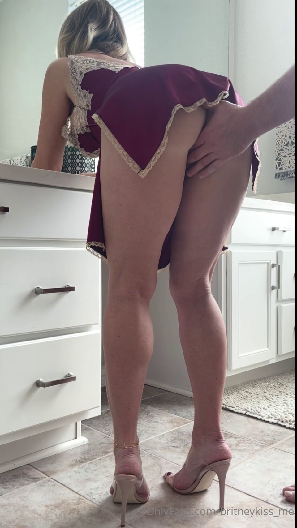 DE mamá caliente adv Vid 247 10 22 23