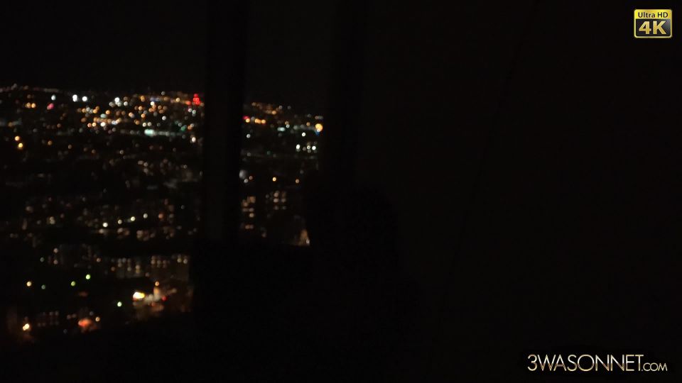 Tu súper noche tetona encendida