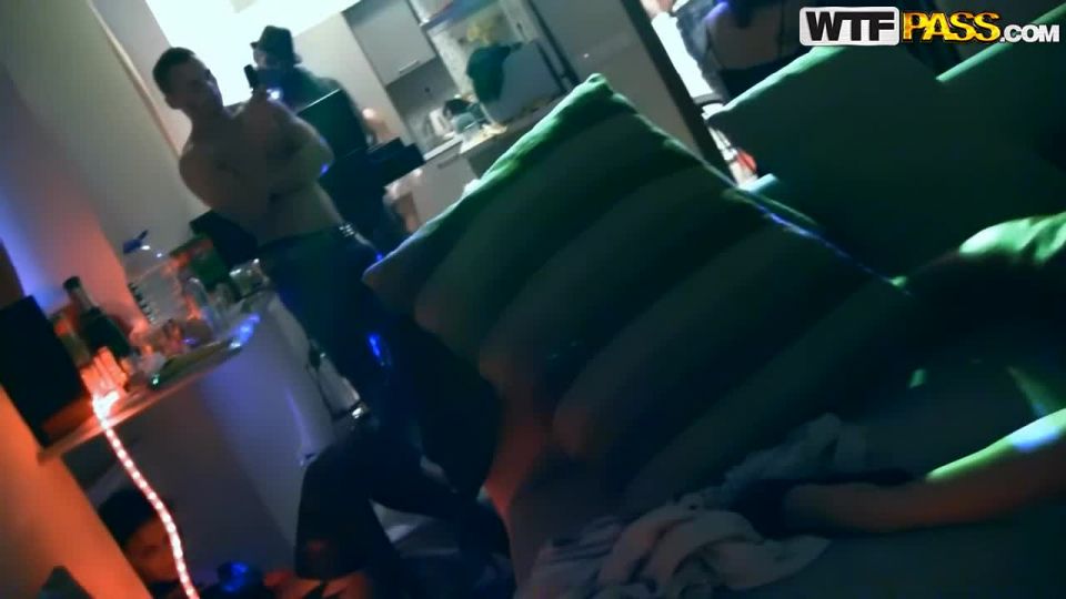 StudentSexParties - Colegio sexo en la fiesta de Halloween - Adolescentes