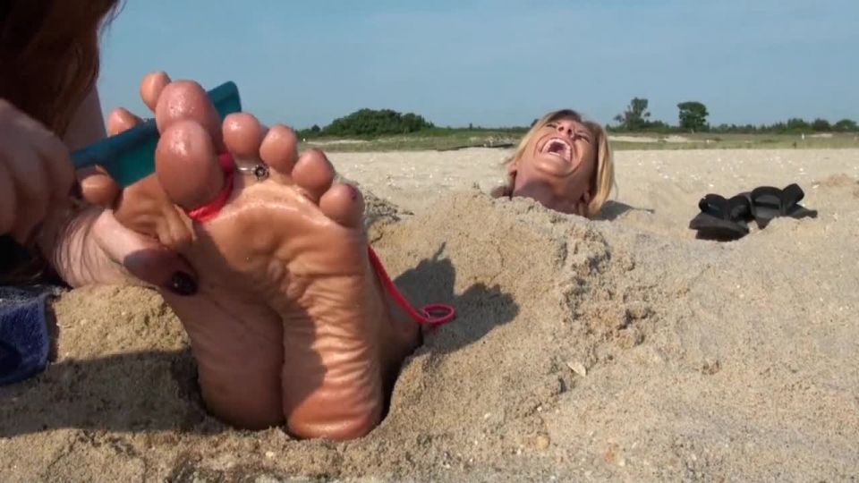 Tickle intensive - Lacey Scott's Beach Day(Feet porn)