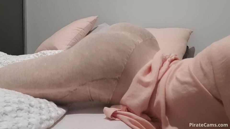 video clip adulto 22 webcam  Chica MissAlice 94 en inquieto a la hora de dormir otra vez  webcam