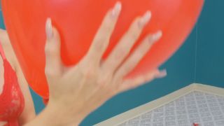 Custom Fetish - Amber s Fingernail Balloon Popping - Fetish