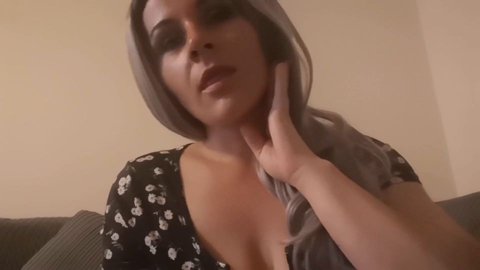 Kay Dark - Mami te hace escupir estilo asado