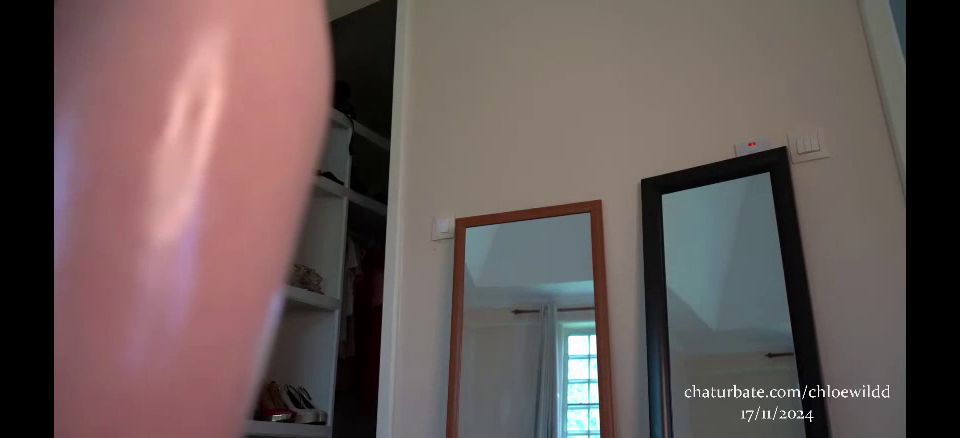 Parejas calientes desatan el deseo en intensas aventuras nocturnas