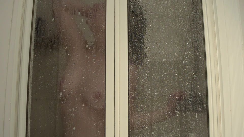 Voyeurism._Paris._Shower._002._April_2015.-HD