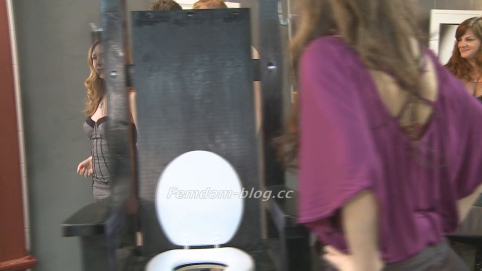 video en línea 43 Fetish mierda: Señora T y Señora Verónica - Remolque de la bola de guerra Tortura  cbt  fetiche porno femdom desagradable