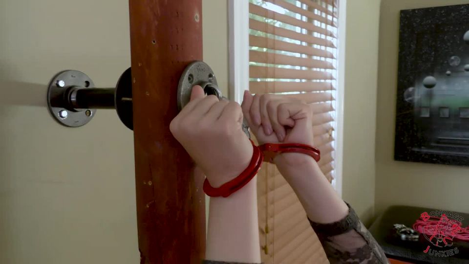 [BondageJunkies] Summer vs. A Minor Tilt