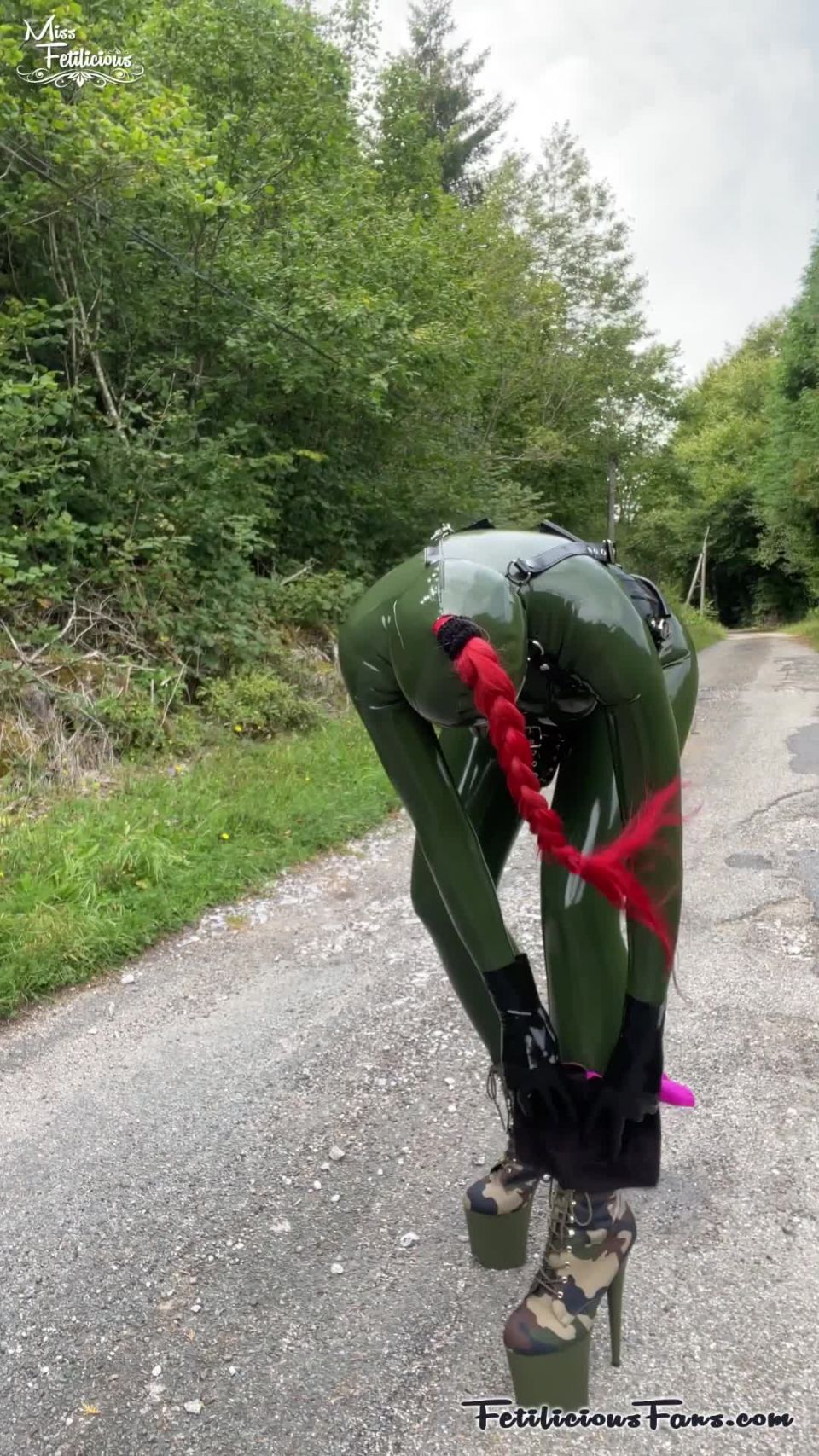 FetiliciousFans SiteRipPt 1Heavy Rubber Army Girl