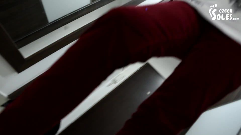 [GetFreeDays.com] Fruit Crushing And POV Foot Licking Trampling Foot Feedin goddess