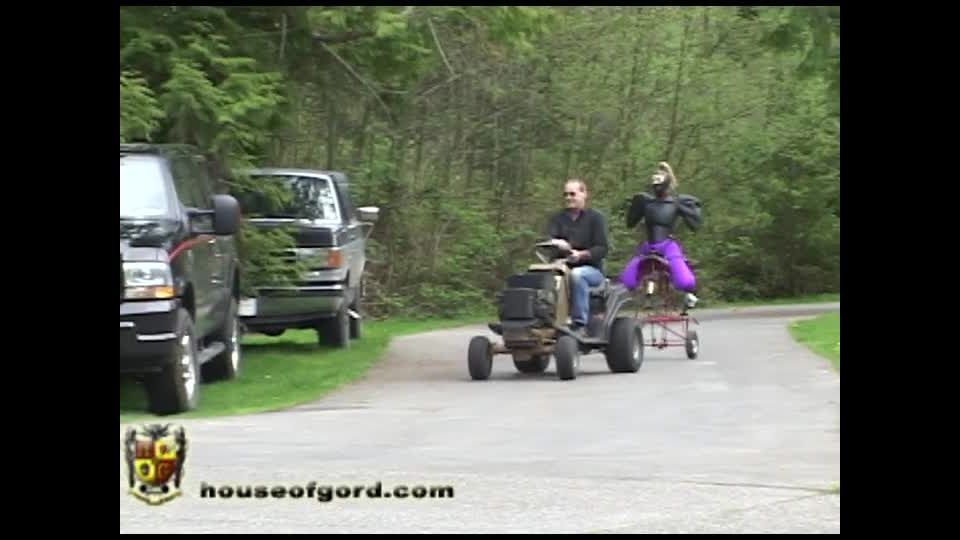 Casa de Gord20 09 19 Cariño - Ensillar mierda (Escena)