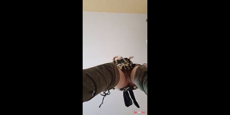 I, a giantess, will crush you like an insignificant beetle.Fetish,green boots