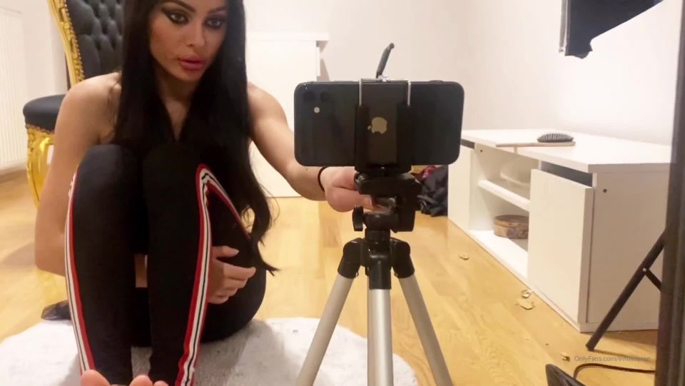 20-03-26 16615250 Pies desnudos clip de burla ¡Me pierdo las sesiones en tiempo real tanto! No puedo esperar a( ) 1918x1080