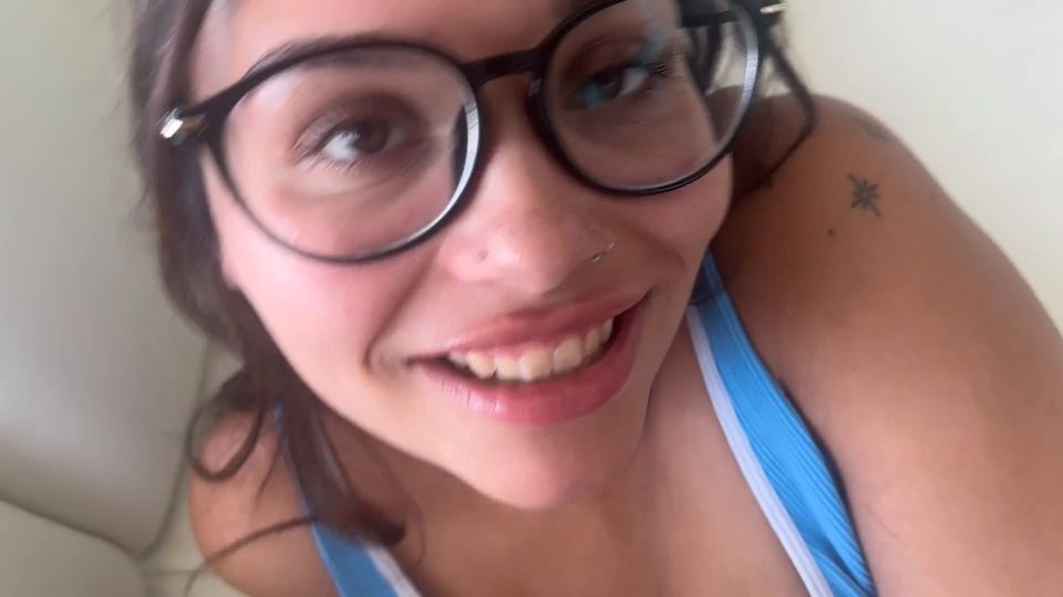 7182 Saltar a la escuela con adolescente hija Paso Kaia Martin