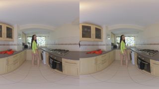 Video Sophia Smith: Room Mate Requests 2880p UltraHD/4K