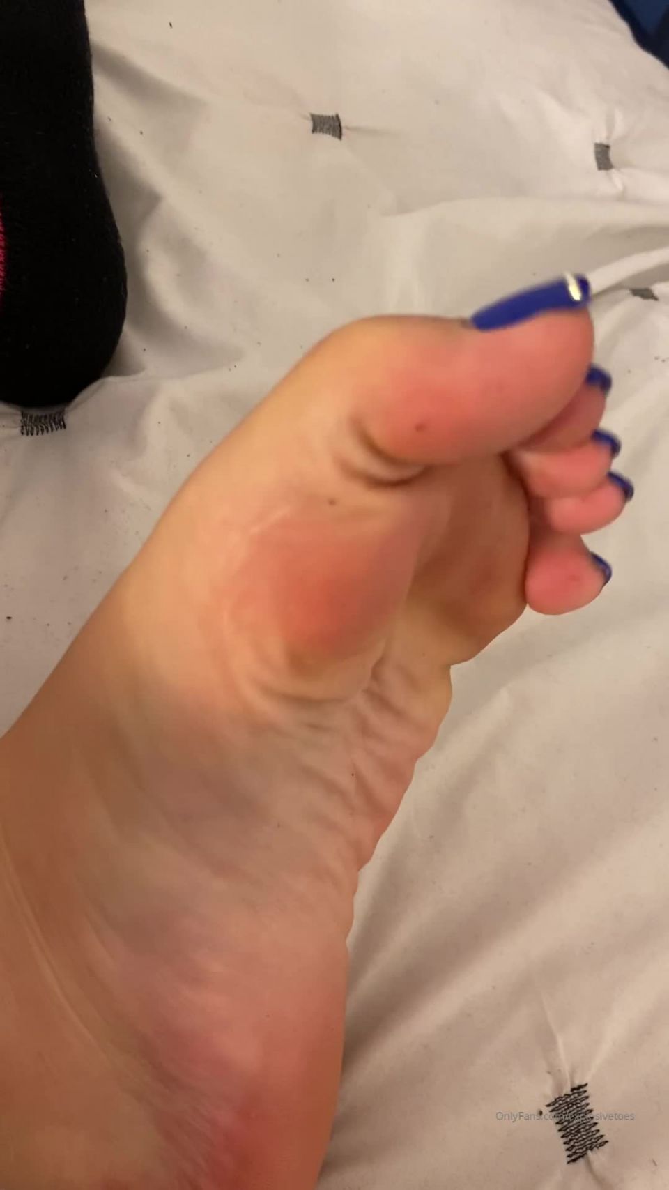 Onlyfans - Explosivetoes - sTakin off dirty socks ew - 01-12-2019
