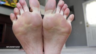 xxx clip 24 femdom whipping slave fetish porn | Lindsey Leigh – Worship LL Feet Daily | worship