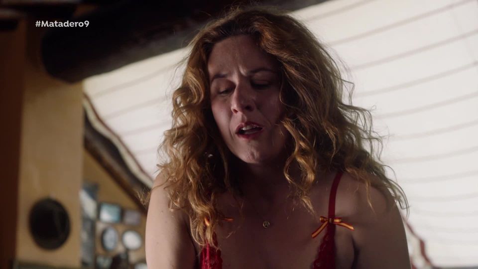 Lucia Quintana - Matadero s01e08-09 (2019) HD 1080p!!!