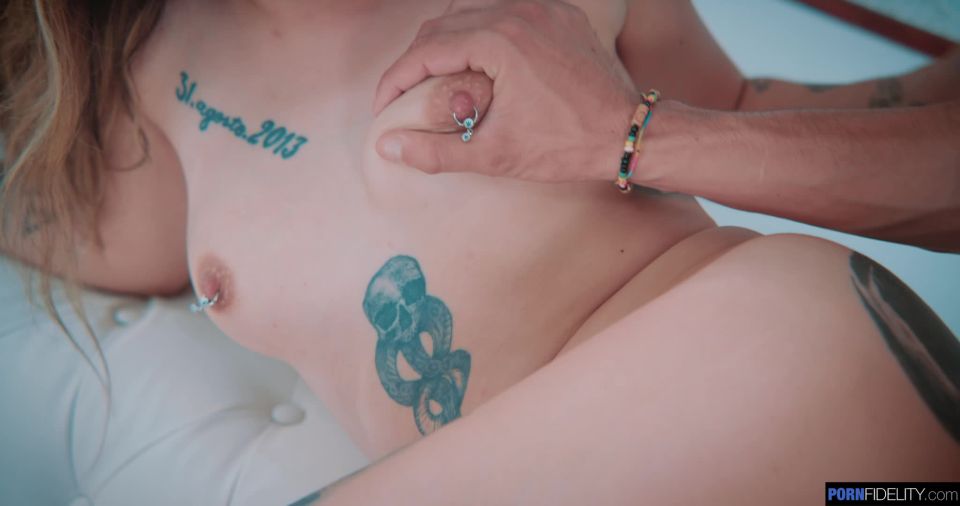 E1035 Melania Dark 1080p