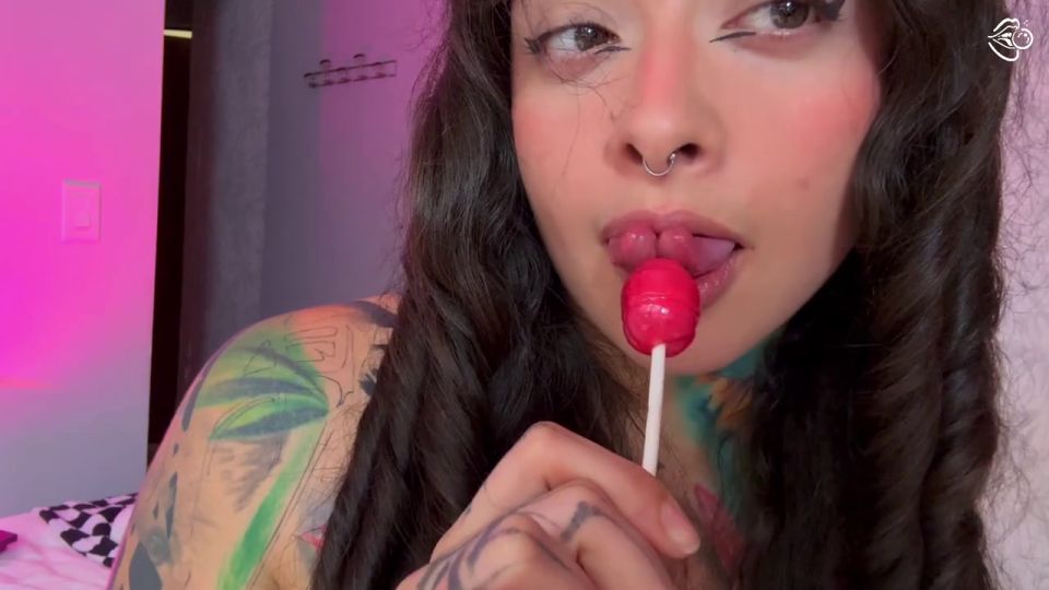 pedazodchicleee - Girl with split tongue licks a lollipop and puts in ass