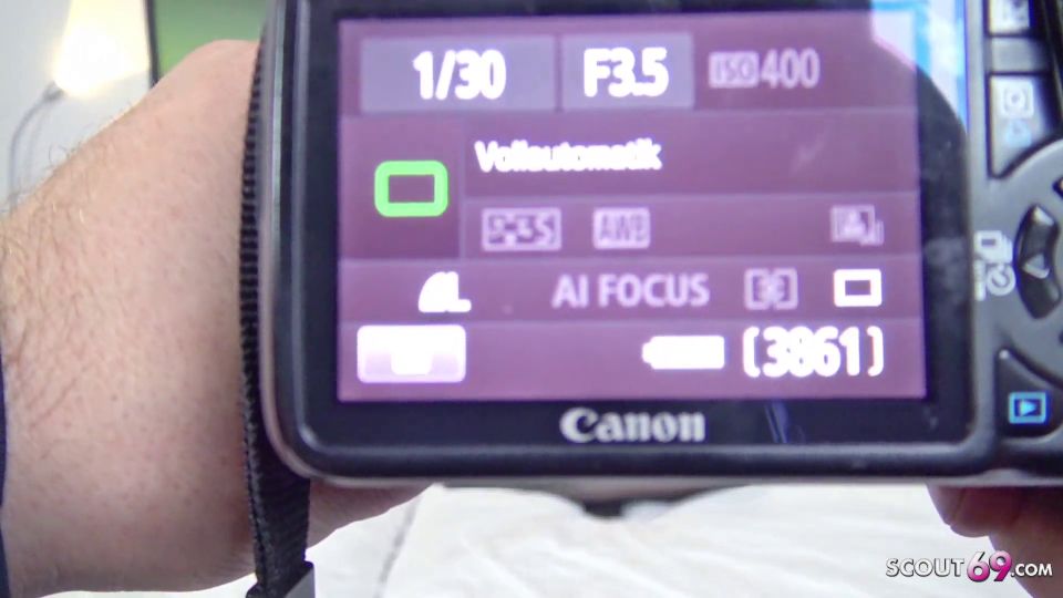 ALEMANIA_SC0UT - Shy Redhead Natural College seduce a la mierda en la recogida de casting - Entrevista