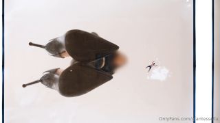 Xgiantess - Story Your wife has enough of you You got just way too sma 1 06b1 (Fetish porn)