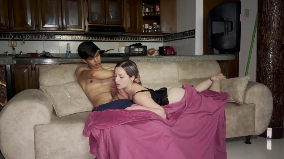 Mi Hermanastro Me Llena La Boca De Leche Cuando Mis Padres No Estan 1080p