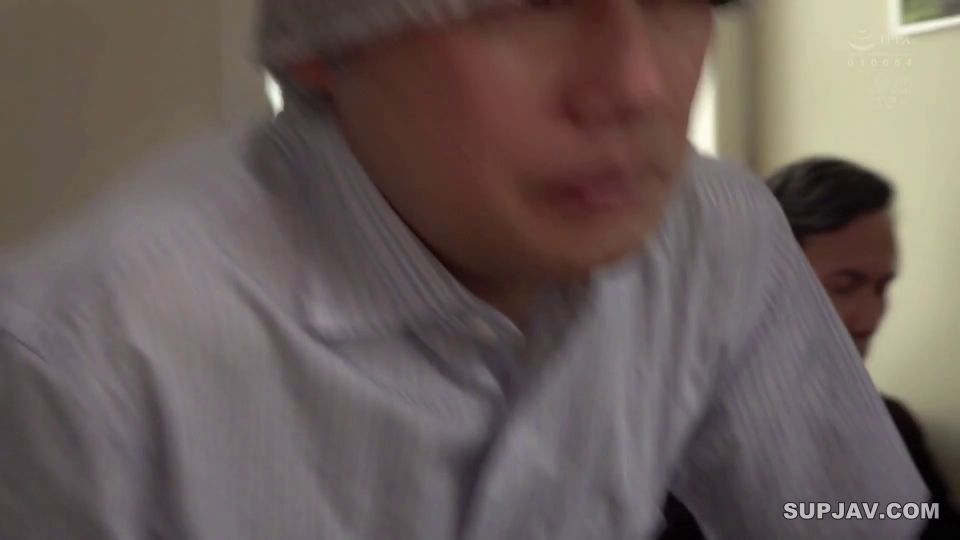 Reducing Mosaic MEYD-398 痴漢中何度も敏感イキを繰り返した3年間セックスレスの若妻が、理性を失ったのか最後には自らSEXを懇願してきた 永井みひな