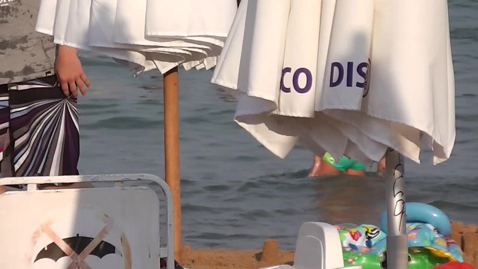 Culo dura inspeccionado por voyeur desde lejos