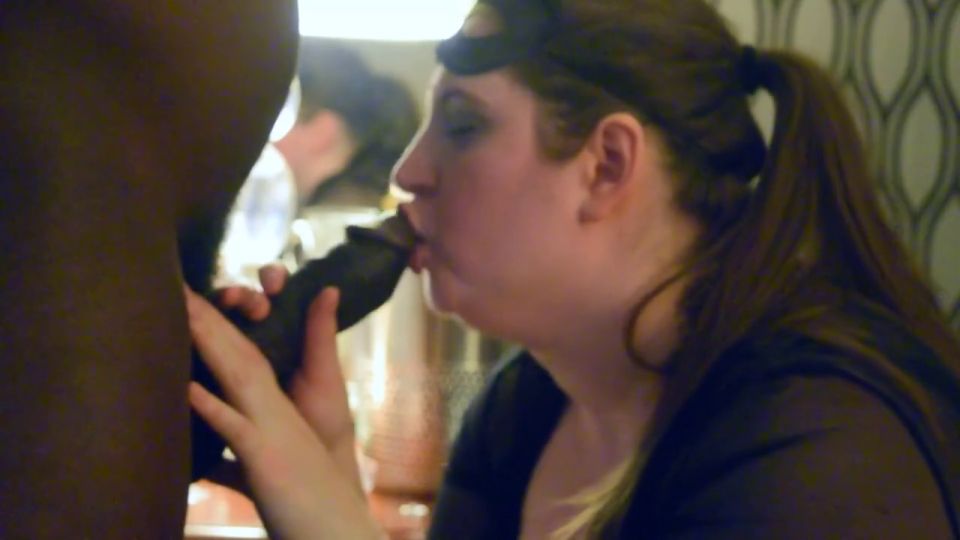 Ropa sexy diosa amazónica me pide que se corra en su cara