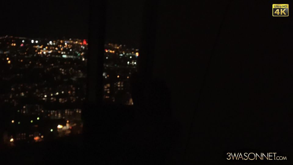 Ewa Sonnet en la noche turno en 4k - 4k - milf porno