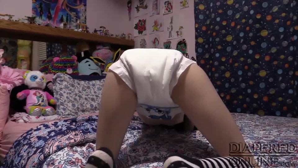 Diaperedonline2Samara Samara Striptease en cama