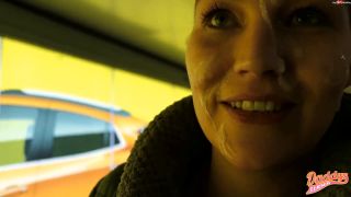 Daddys Luder - Spermawalk am Flughafen 1080P - Amateur