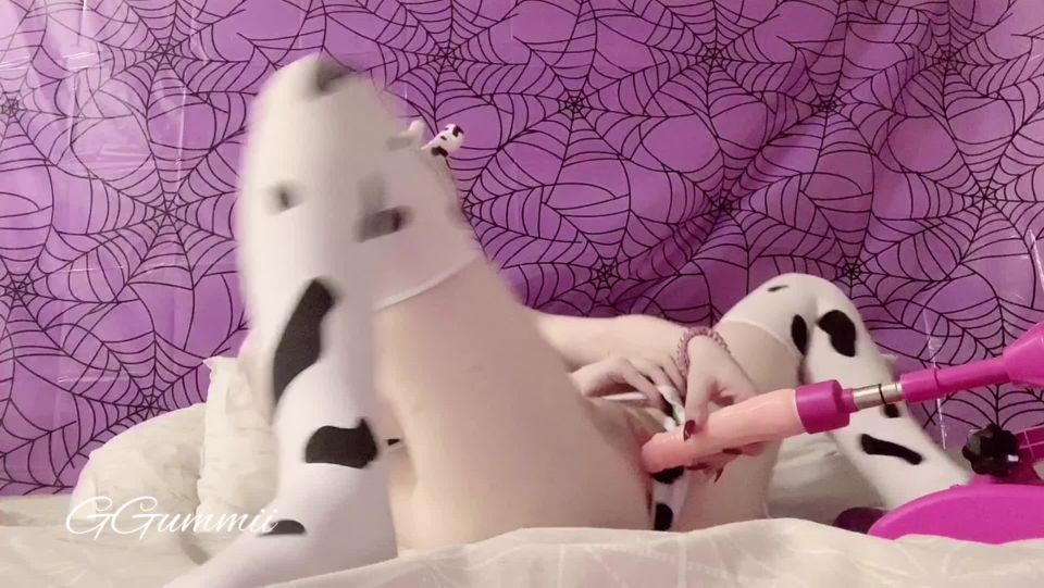 online xxx clip 33 GGummii – Hucow GGummiis Muy Primera Máquina de Fuck, ébano bbw fisting en solo hembra