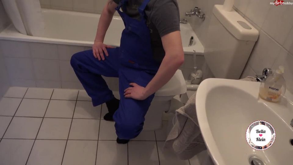 Horny young girl fucked by plumber