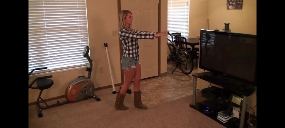 adult video 22 Girls Gone Hypnotized – Chloe Trained, kinky fetish porn on femdom porn 