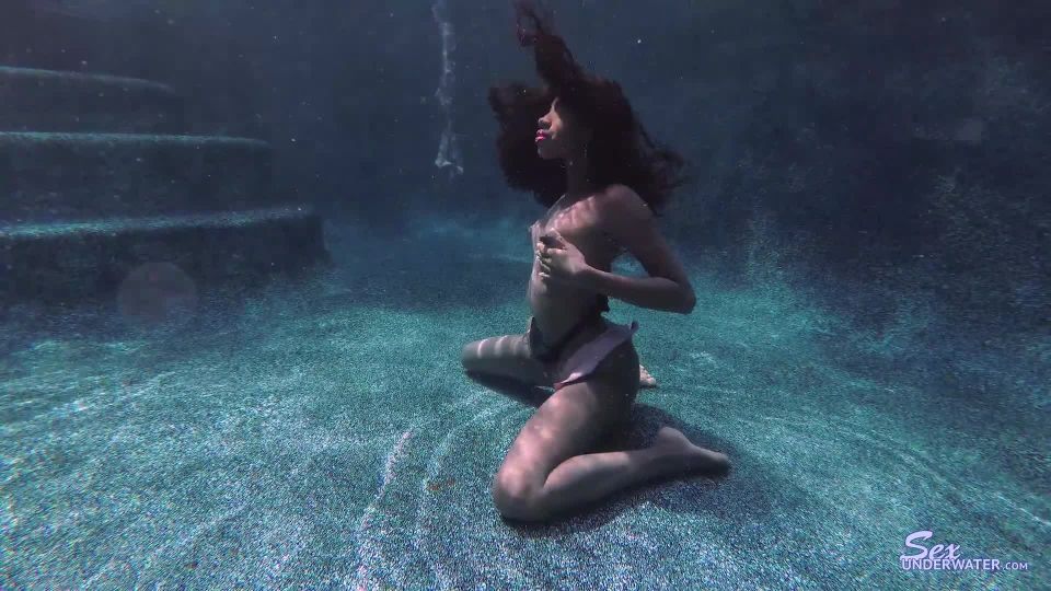 SexUnderwater e1031 PussPlay #42   Anne Amari (mp4)