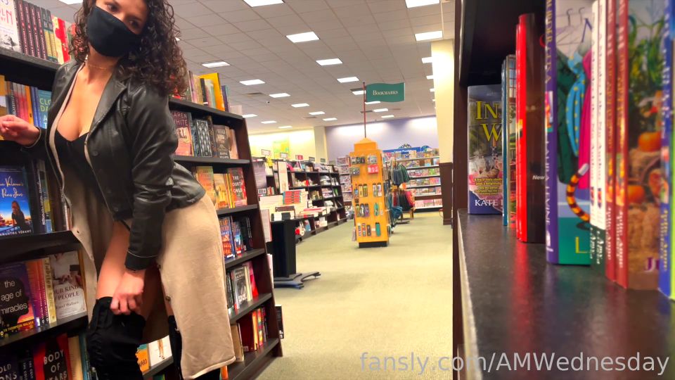 AMWednesday Exhibicionismo 489534391907786752 01 4870627118918959104