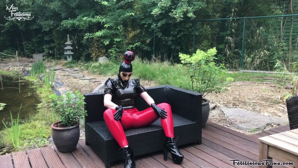 FetiliciousFans SiteRipPt 2Trying a New Mask from Bea Miersch