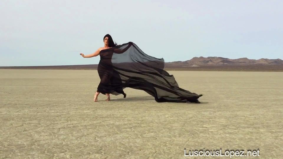 Luscious López[1287957] #bigass #outdoors #windy #longhair #lusciouslopez #desnudo #seer [2018-04-03]