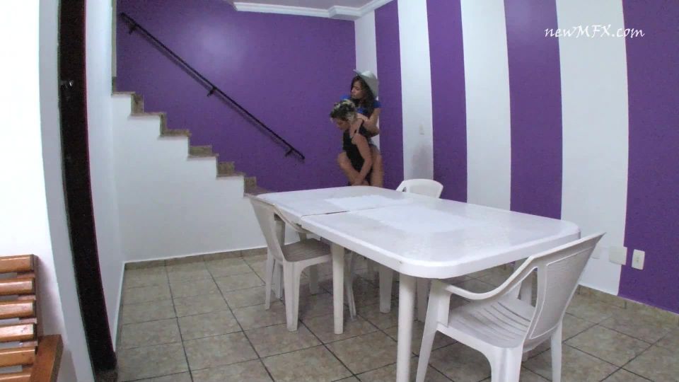 Pony Play MFX Classic Movies: Justo en su espalda Pony Play