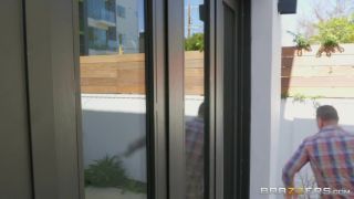 Ivy Lebelle Butt Dialing Babe (Amateur porn)