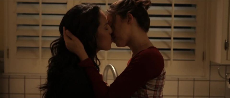 Ashley Watkins, Erika Flores - ¡Al lado de ella (2012) HD 720p!!!