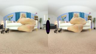 clip para adultos 23 La mansión inglesa – Miss Eve Harper – Pantimedia Smother – VR, femdom strapon en el fetiche porno