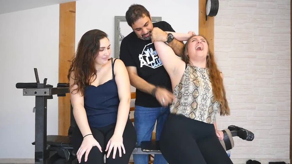 ¡Retos de cosquillas con Kiara y Lorisse BBW!