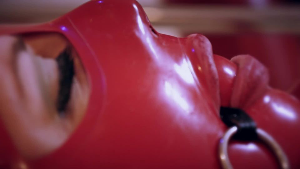 online clip porno 9 casi mujer femdom 11215 Rubbersisters – Caucho Madhouse 2, fetiche en el fetiche porno