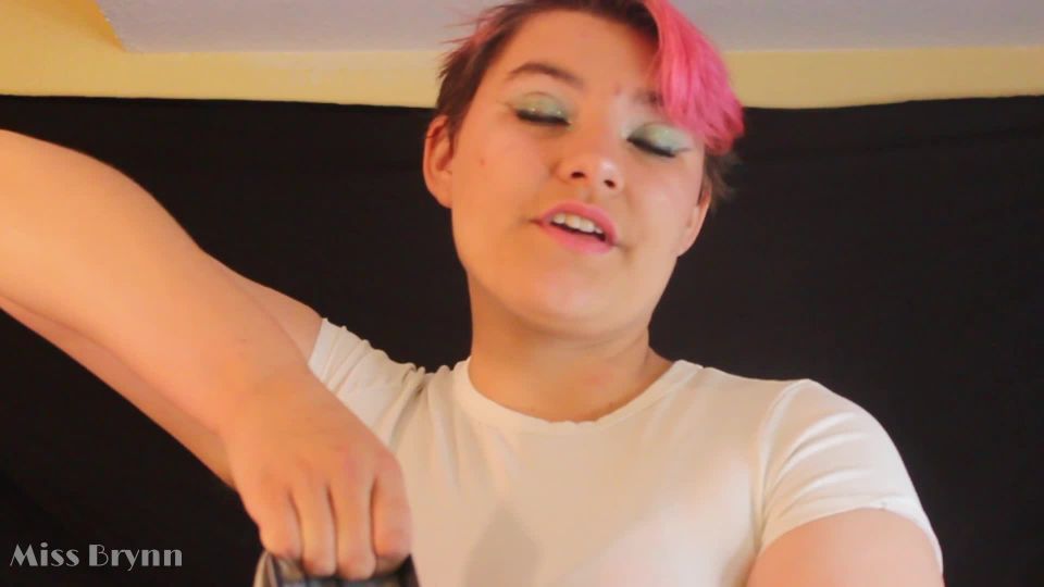 clip 8 maserati femdom Miss Brynn – Bully Trucos y Te Da Un Mierdecilla, charla sucia sobre fetiche porno