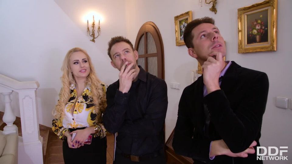 Ángel Wicky - Voluptuosa rubia doble penetrado