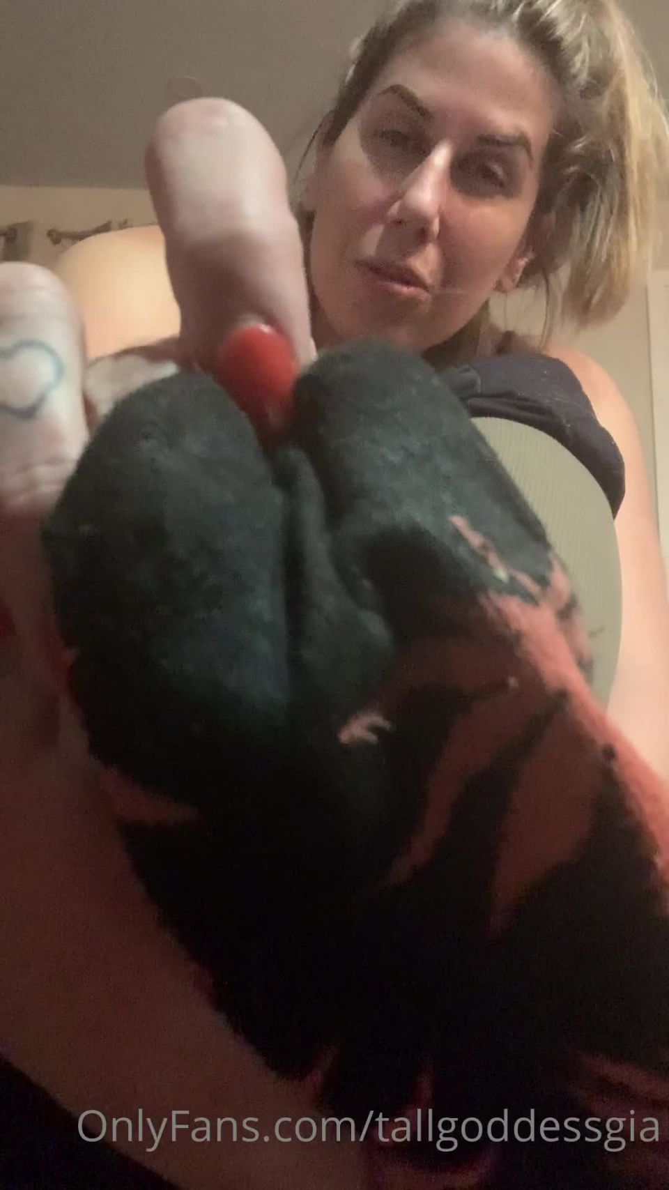 Gia De Luca - tallgoddessgia () Tallgoddessgia - do as i say foot bitch open up that mouth extra wide for goddess footslave footbitch 13-10-2020