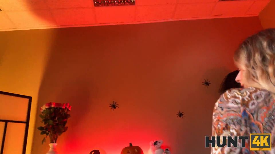 Hunt4K - Vanessa Leone Red Lights, Wild Rides - Hardcore